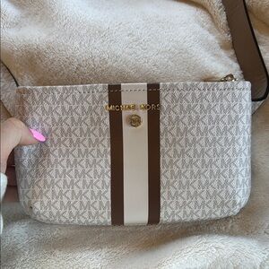 New Michael Kors woman’s belt bag